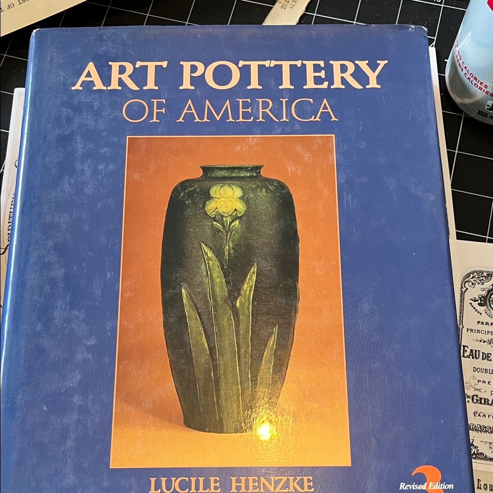 Art Pottery of America by Lucile Henzke - Blue Cover